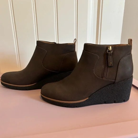 NWT Dr Scholl's Bianca Wedge Bootie - Chocolate Brown - Size 8.5 - Picture 6 of 11